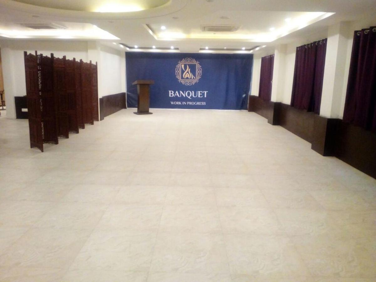 Hotel Yash Inn Mirzāpur Exterior foto